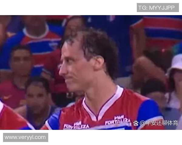 足球场上的爆炸头明星是谁他的独特风格吸引了无数球迷的目光 足球场上的爆炸头明星是谁他的独特风格吸引了无数球迷的目光