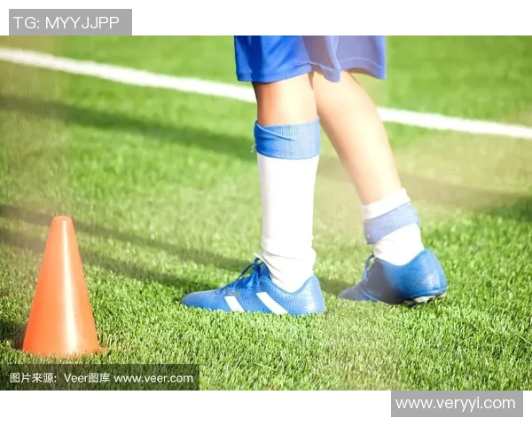 足球明星的脚长揭秘：他们的脚究竟有多大影响了比赛表现吗