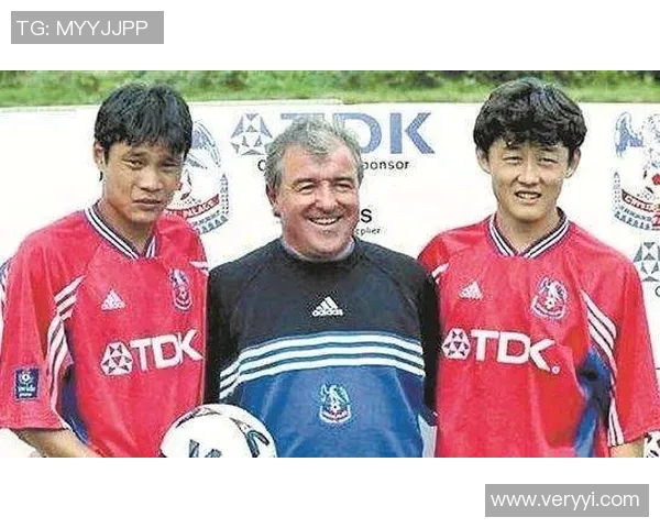 世界退役足球明星重聚盛典再续传奇情缘与友谊之旅 世界退役足球明星重聚盛典再续传奇情缘与友谊之旅