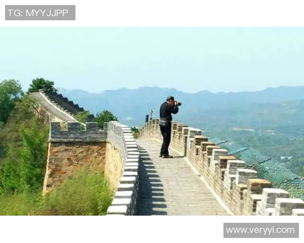 足球明星与飞镖的奇妙缘分探索他们的爱好与生活方式的精彩瞬间