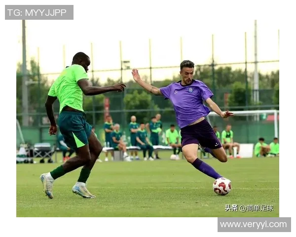 合同到期的足球明星们如何选择未来职业道路与新球队的挑战