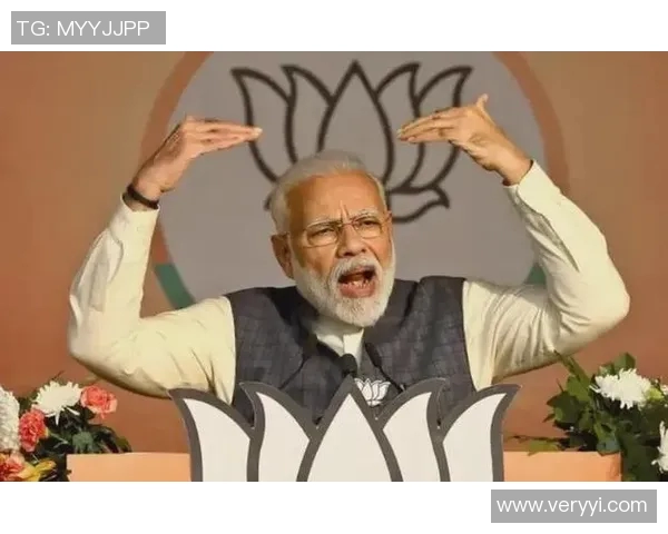 足球明星因争议事件被美国政府禁止入境引发广泛关注与讨论